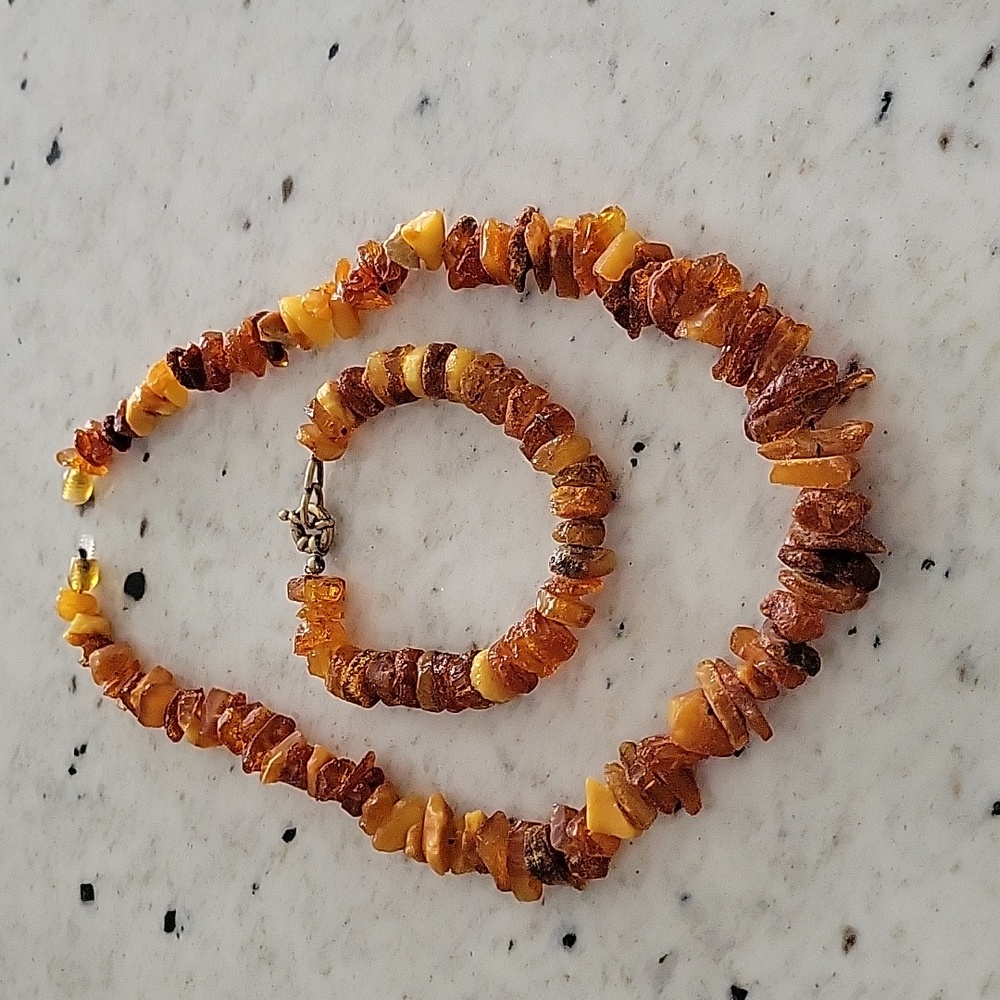 Amber set